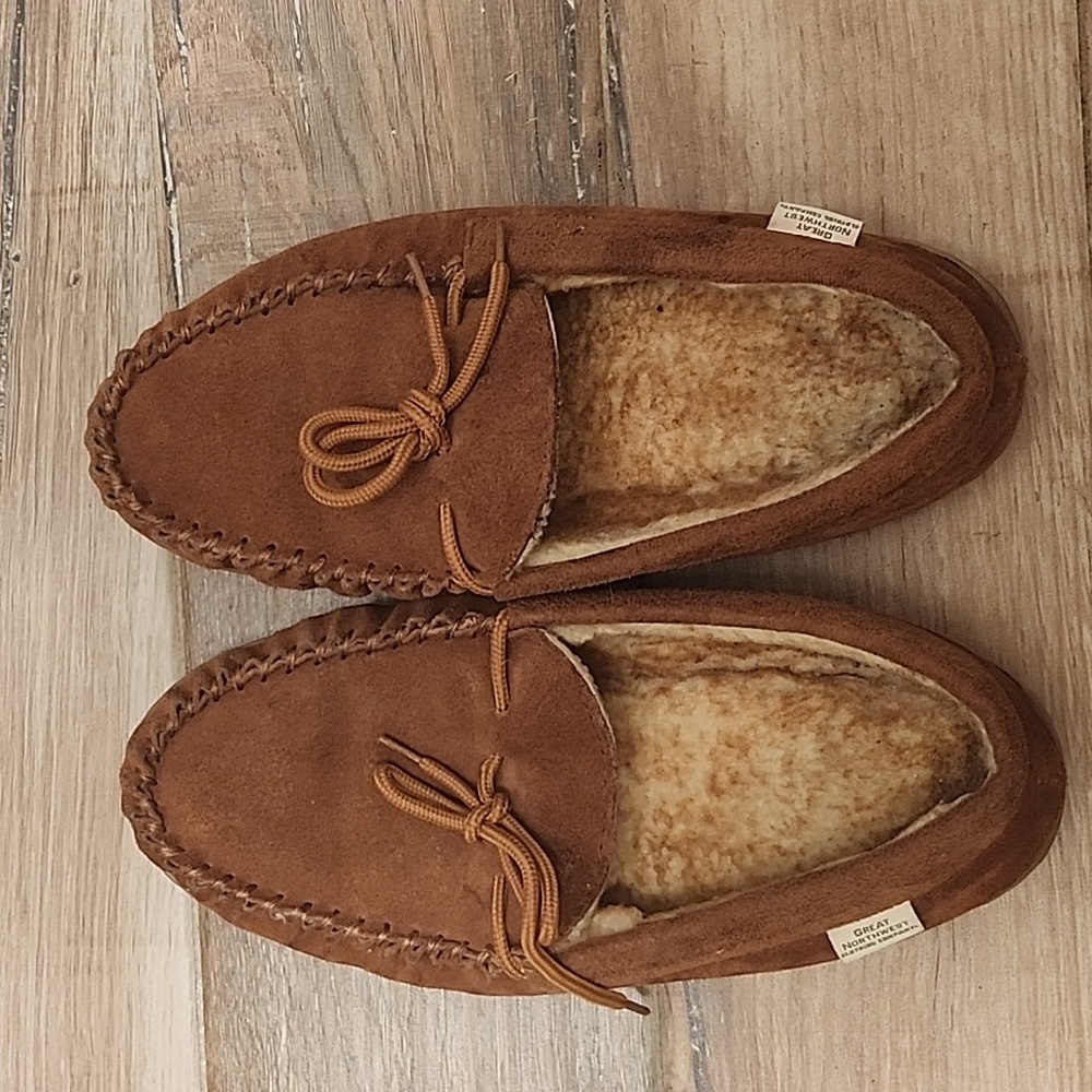 Great Northwest men's slippers.  Size 9 1/2